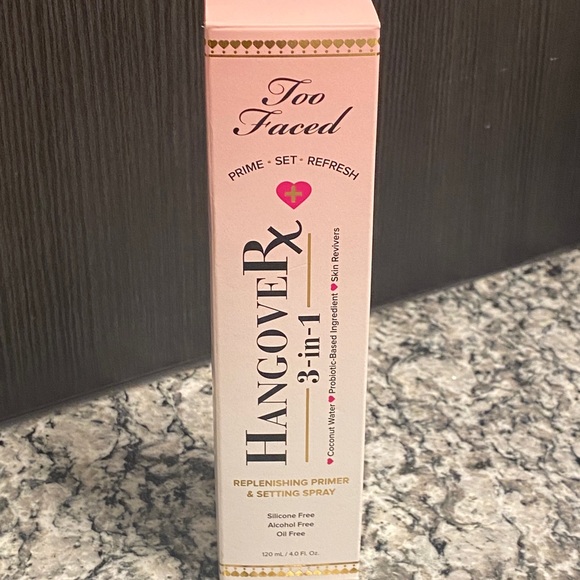 Too Faced Hangover 3-in-1 Replenishing Primer & Setting Spray 4oz. - Picture 5 of 8